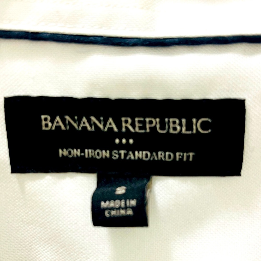Banana republic men’s shirt, size small, no ironing necessary.